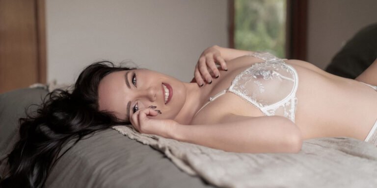 Doubles with Evie Elysian